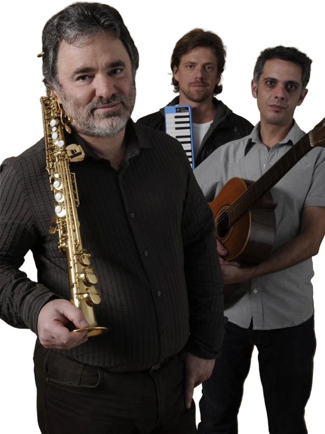 Los tres integrantes de SenaneS 3 con sus instrumentos